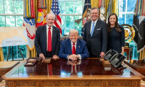 Senator Katie Britt Attends Warren Stephens Swearing-In at White House